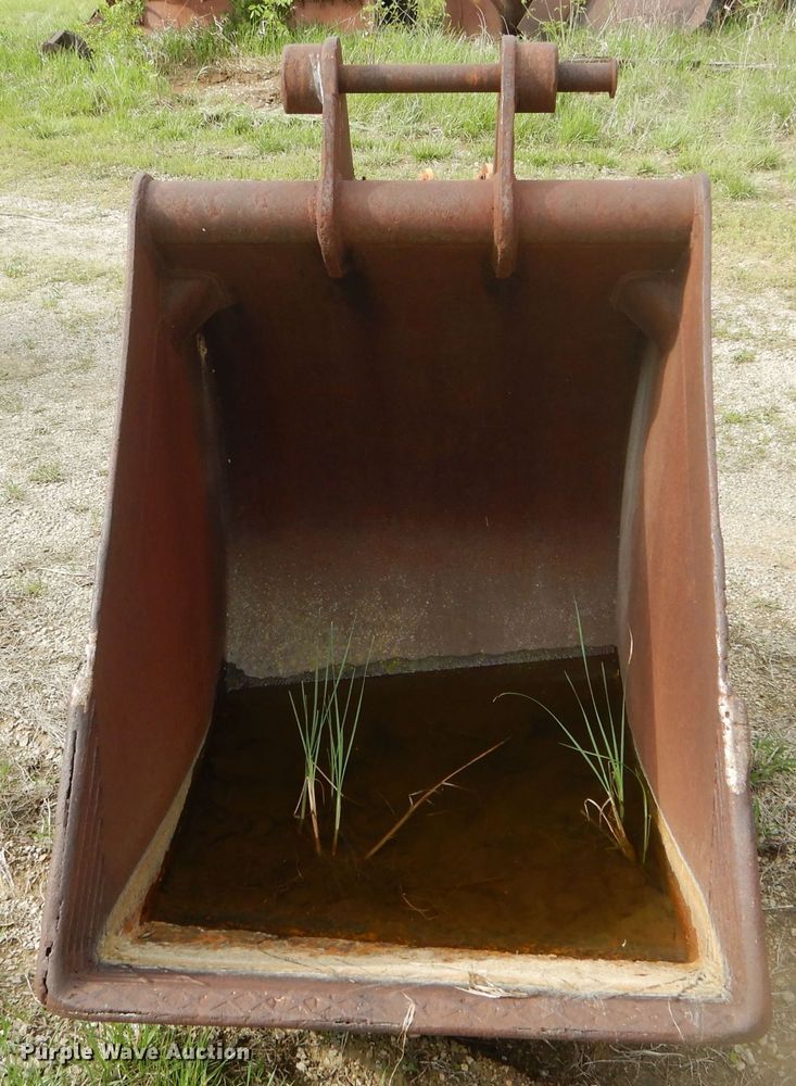 image for item GO9628 Hendrix 36"W excavator bucket