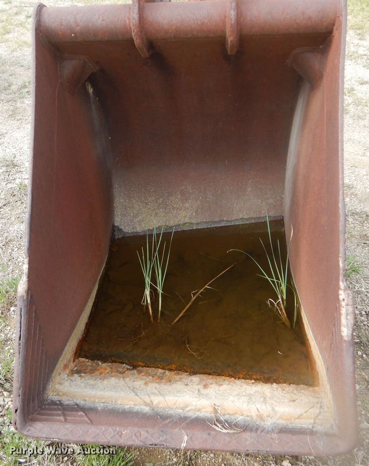 image for item GO9628 Hendrix 36"W excavator bucket