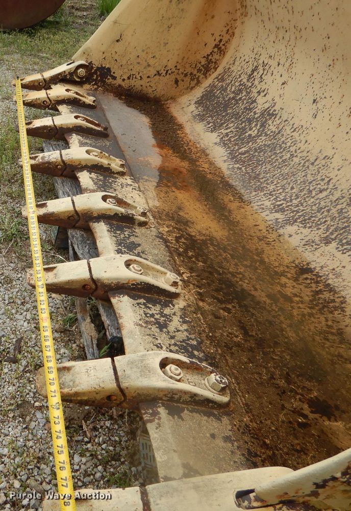 image for item GO9633 80"W loader bucket