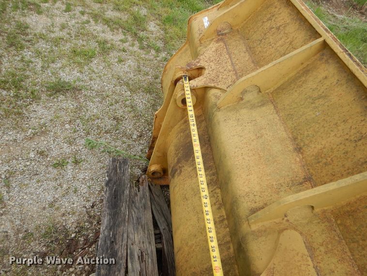 image for item GO9633 80"W loader bucket