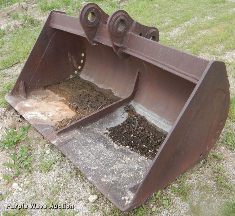 image for item GO9634 Balderson B225-7 72"W excavator bucket