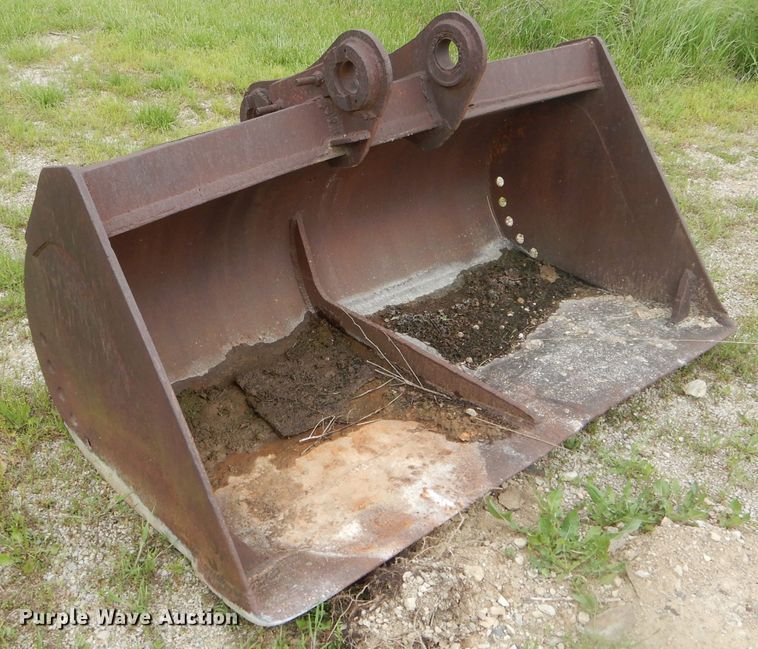 image for item GO9634 Balderson B225-7 72"W excavator bucket