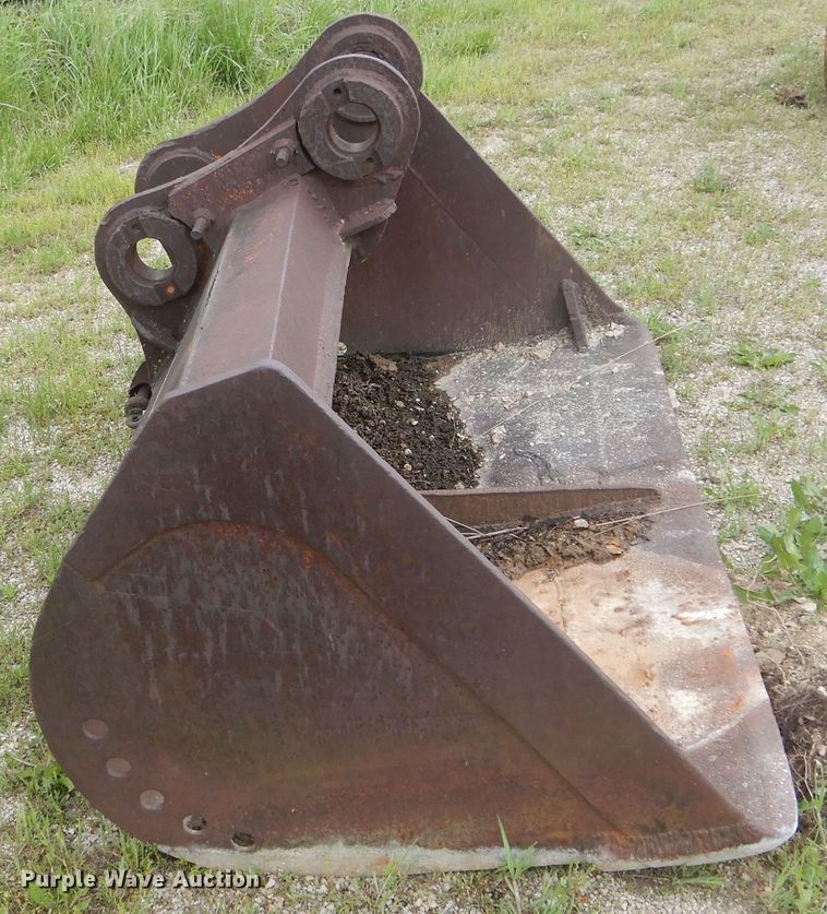image for item GO9634 Balderson B225-7 72"W excavator bucket