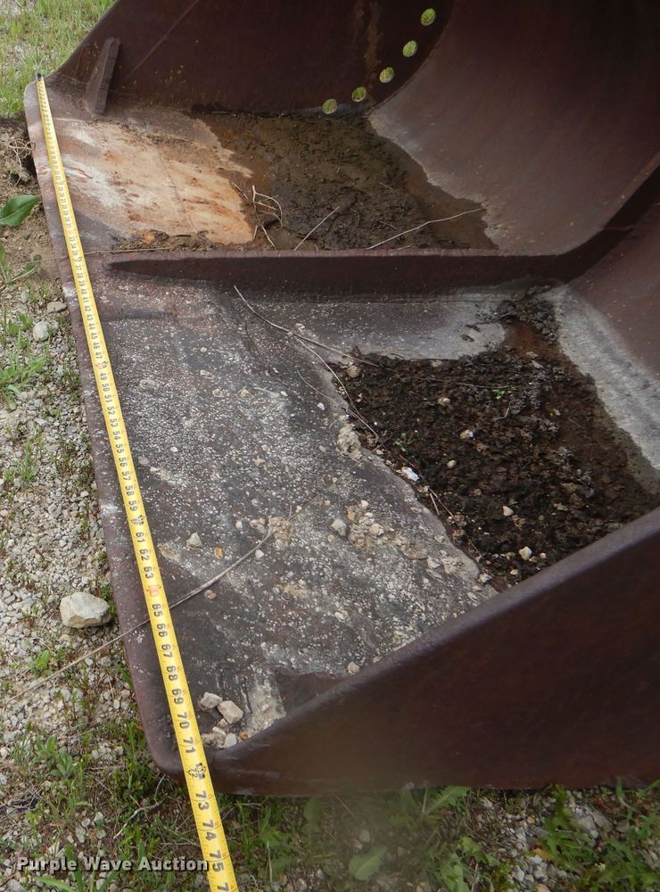 image for item GO9634 Balderson B225-7 72"W excavator bucket