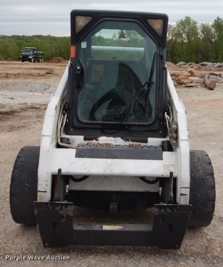 image for item GU9971 2005 Bobcat S205  skid steer loader