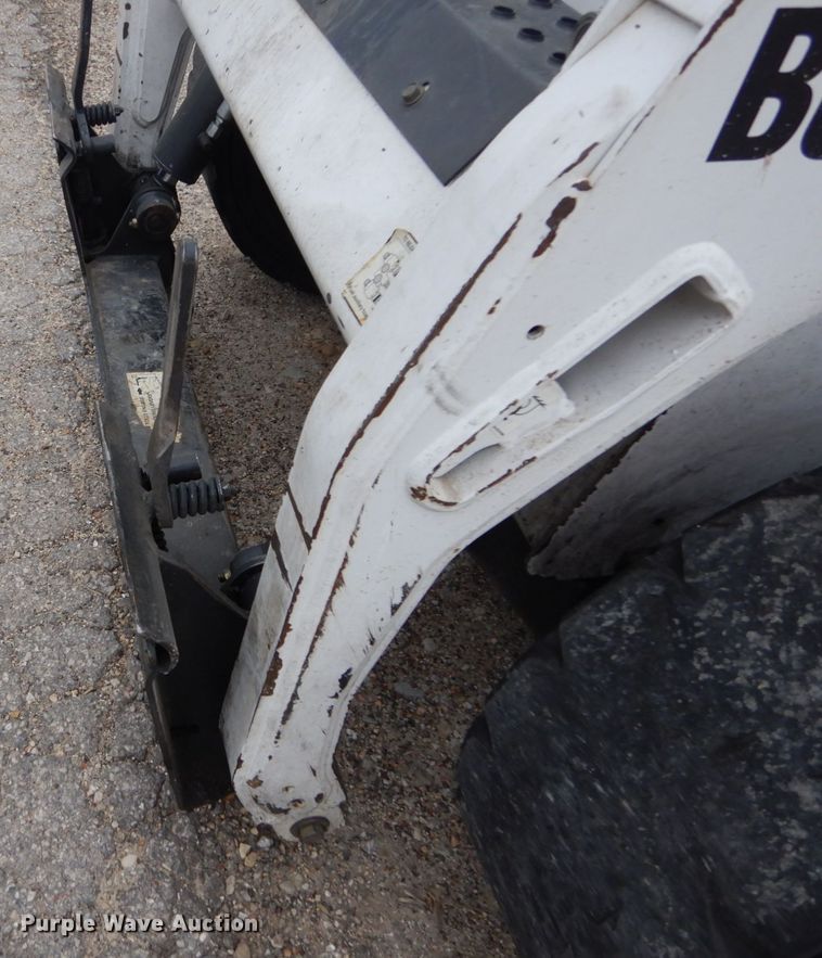 image for item GU9971 2005 Bobcat S205  skid steer loader