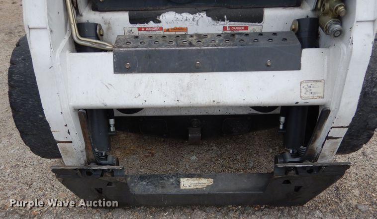 image for item GU9971 2005 Bobcat S205  skid steer loader