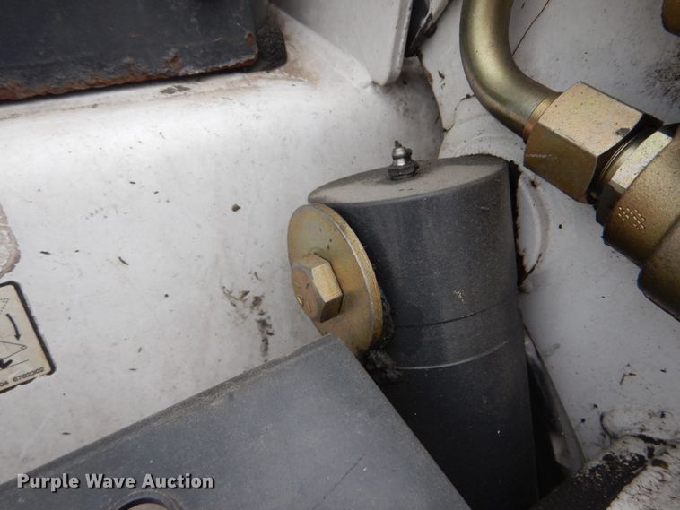 image for item GU9971 2005 Bobcat S205  skid steer loader