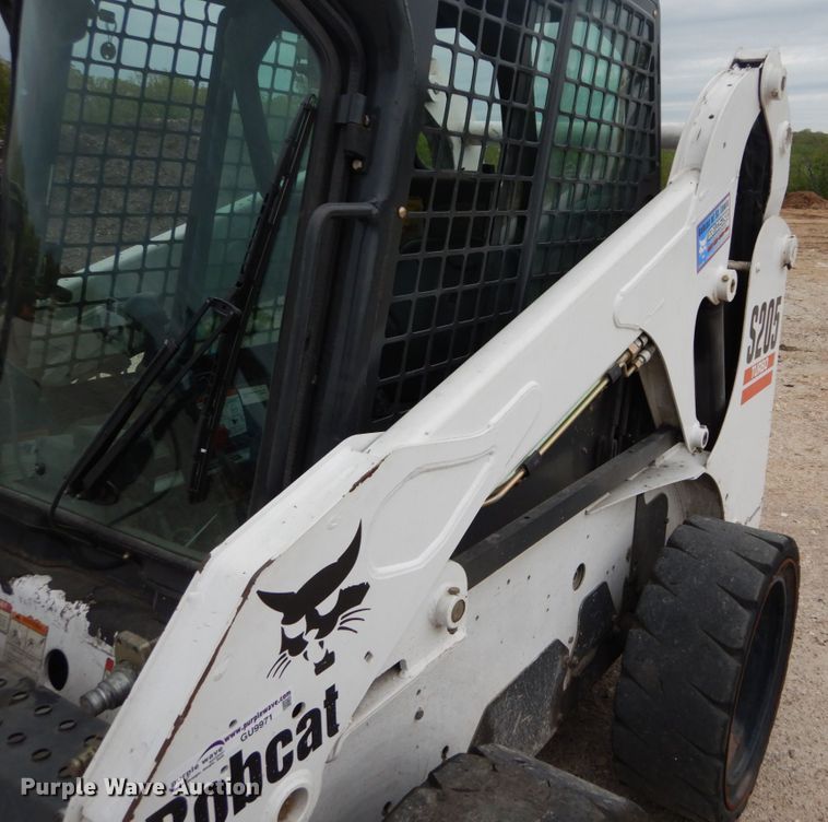 image for item GU9971 2005 Bobcat S205  skid steer loader
