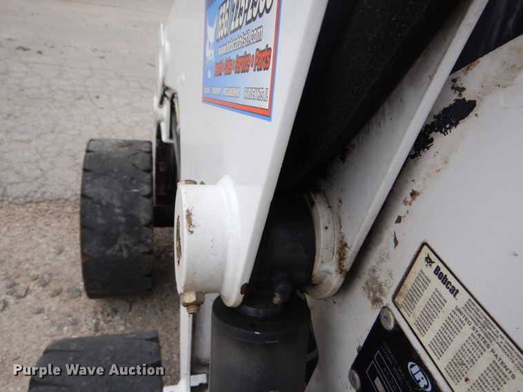 image for item GU9971 2005 Bobcat S205  skid steer loader