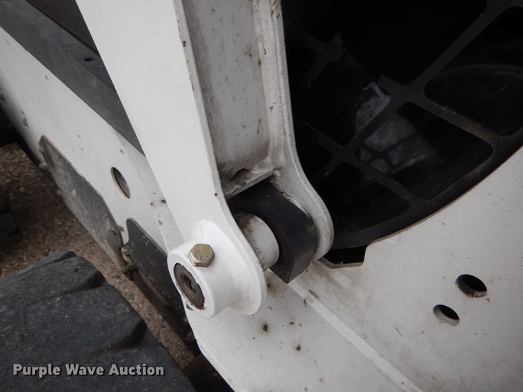 image for item GU9971 2005 Bobcat S205  skid steer loader