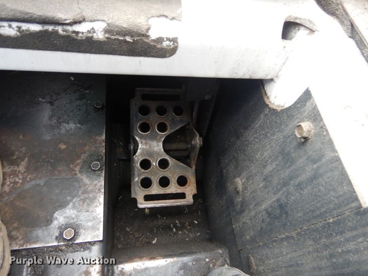 image for item GU9971 2005 Bobcat S205  skid steer loader