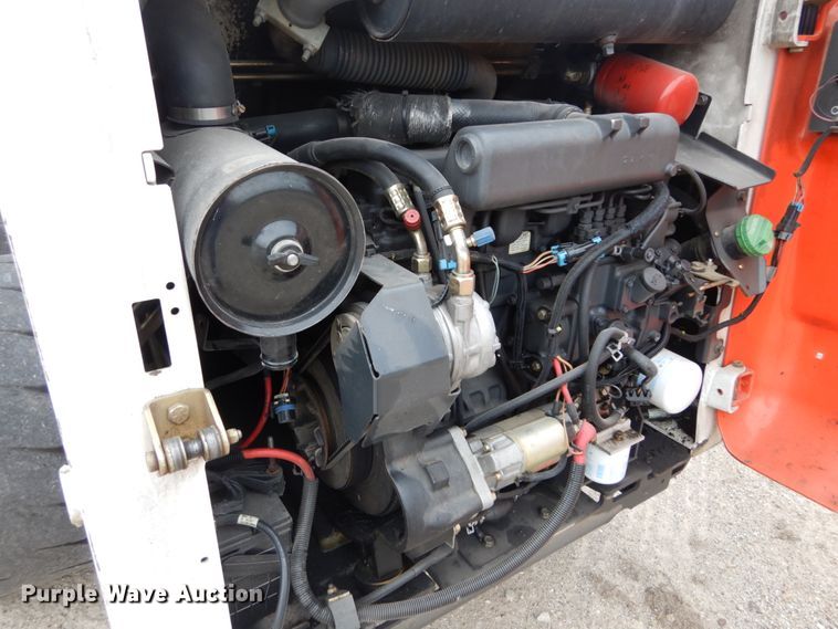 image for item GU9971 2005 Bobcat S205  skid steer loader