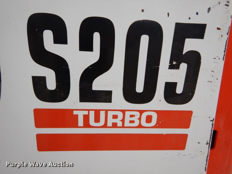image for item GU9971 2005 Bobcat S205  skid steer loader