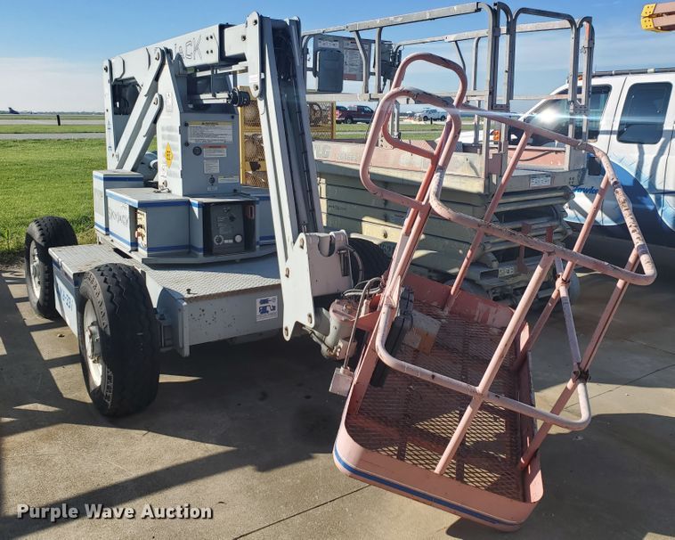 image for item GU9973 1998 Sky Jack SJKB-331  boom lift