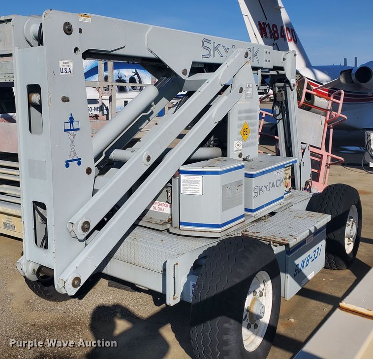 image for item GU9973 1998 Sky Jack SJKB-331  boom lift