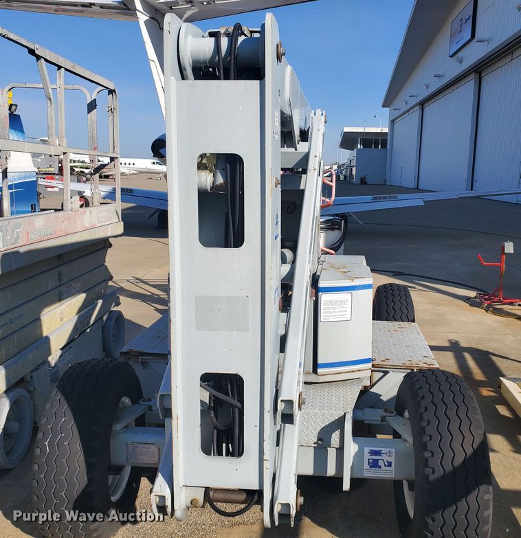 image for item GU9973 1998 Sky Jack SJKB-331  boom lift