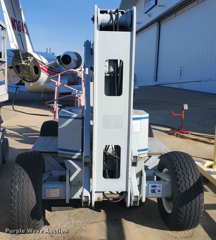 image for item GU9973 1998 Sky Jack SJKB-331  boom lift