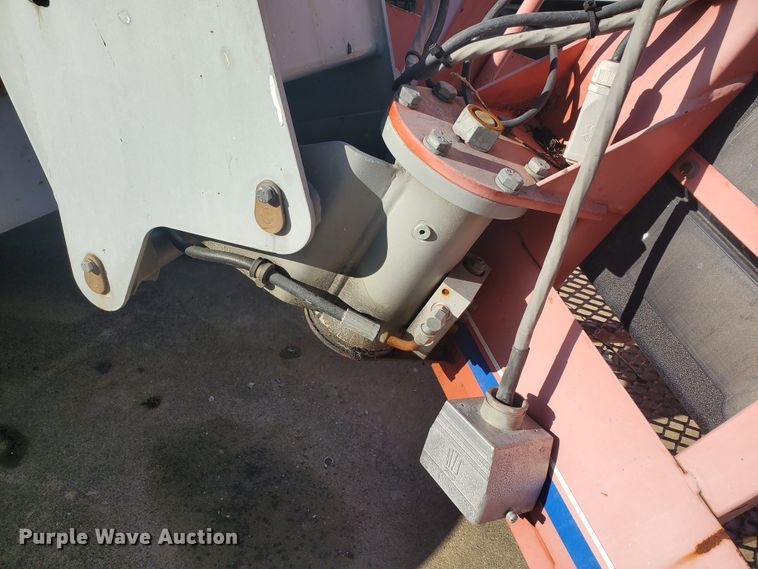 image for item GU9973 1998 Sky Jack SJKB-331  boom lift