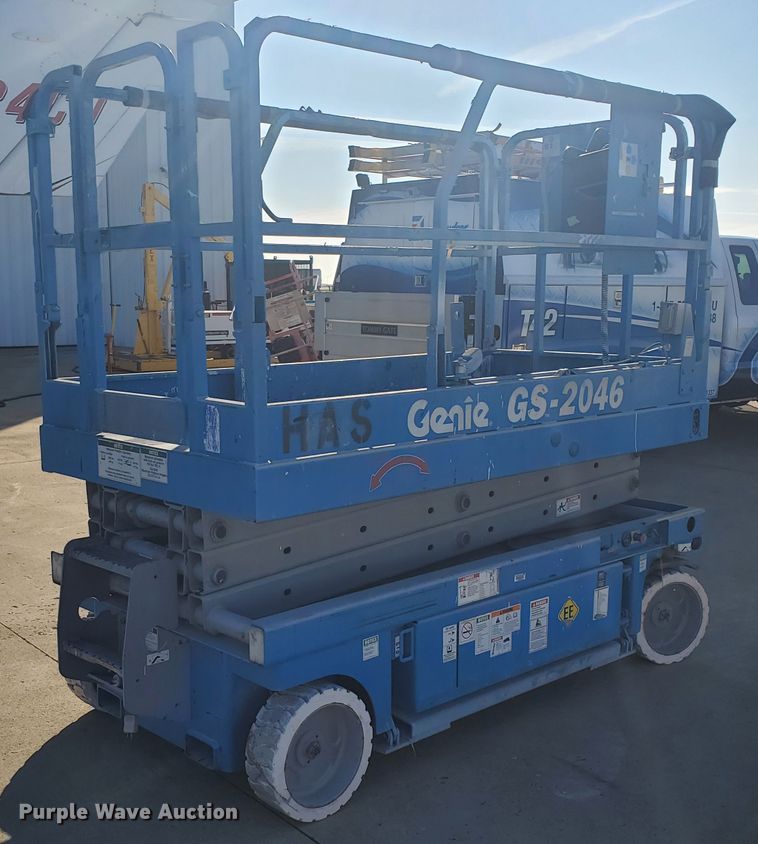 image for item GU9974 2003 Genie GS-2046  scissor lift