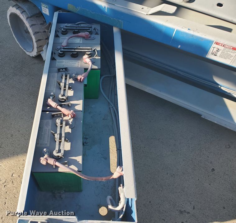 image for item GU9974 2003 Genie GS-2046  scissor lift