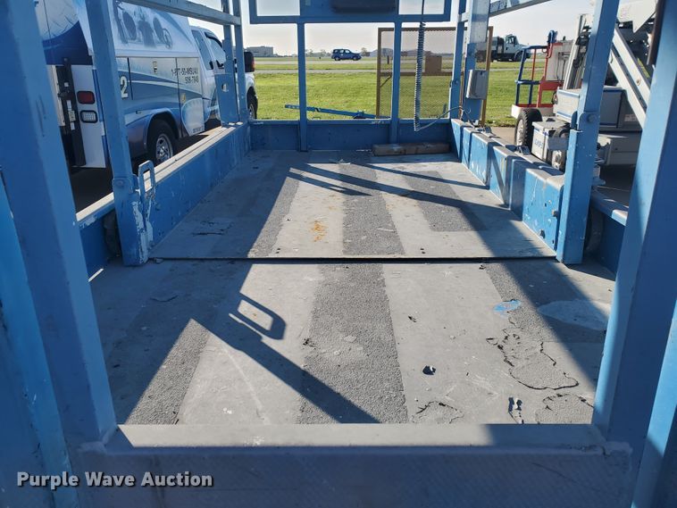 image for item GU9974 2003 Genie GS-2046  scissor lift