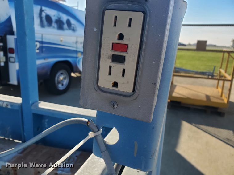 image for item GU9974 2003 Genie GS-2046  scissor lift