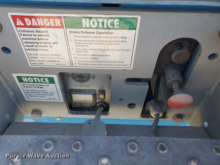 image for item GU9974 2003 Genie GS-2046  scissor lift