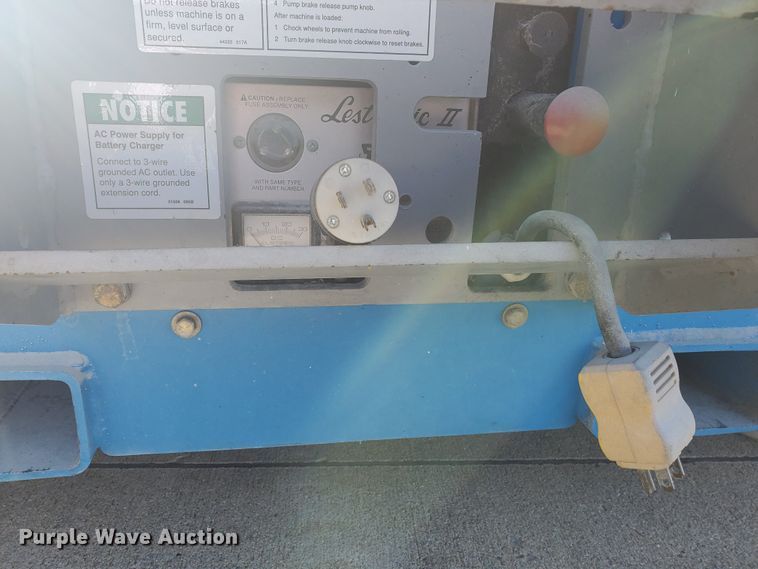 image for item GU9974 2003 Genie GS-2046  scissor lift