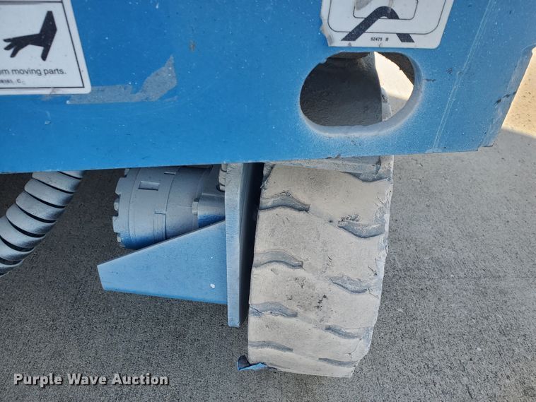 image for item GU9974 2003 Genie GS-2046  scissor lift