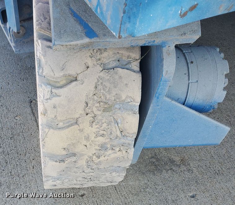 image for item GU9974 2003 Genie GS-2046  scissor lift