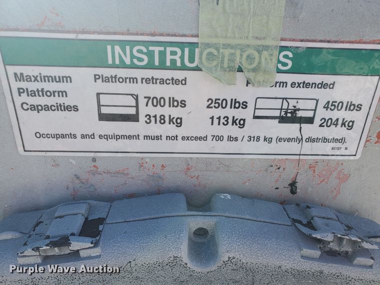 image for item GU9975 1999 JLG 2646E2  scissor lift