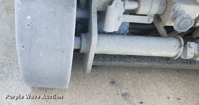 image for item GU9975 1999 JLG 2646E2  scissor lift