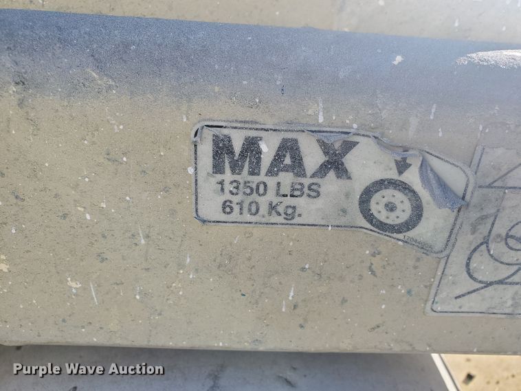 image for item GU9975 1999 JLG 2646E2  scissor lift