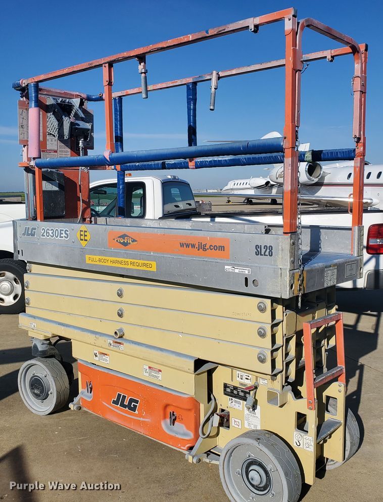 image for item GU9976 2007 JLG 2630ES  scissor lift