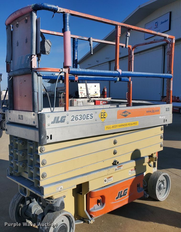 image for item GU9976 2007 JLG 2630ES  scissor lift
