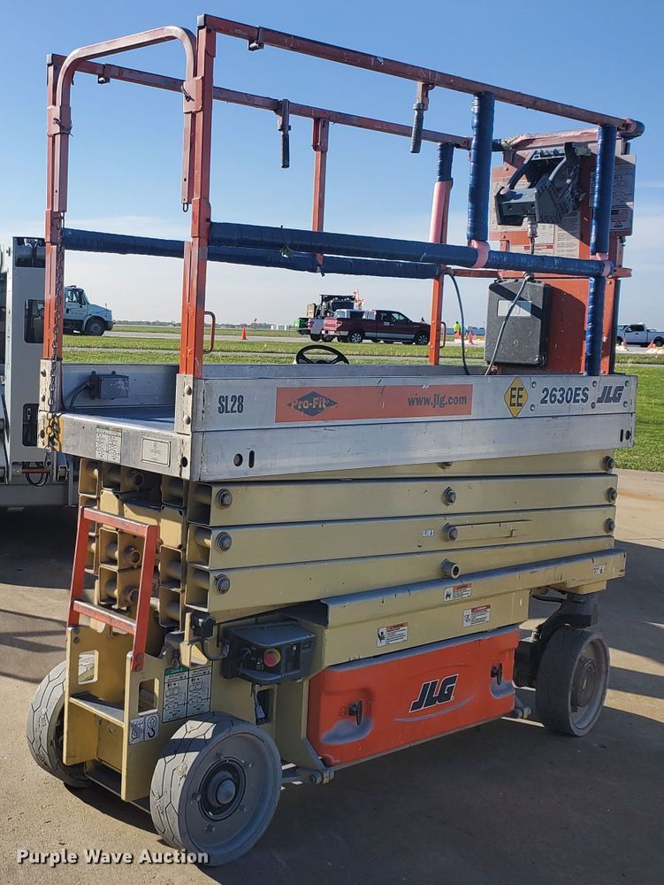 image for item GU9976 2007 JLG 2630ES  scissor lift