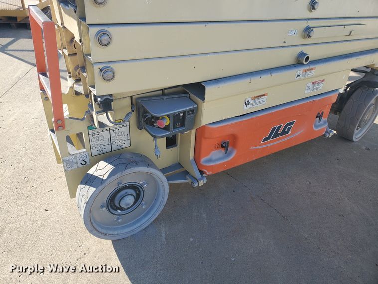 image for item GU9976 2007 JLG 2630ES  scissor lift