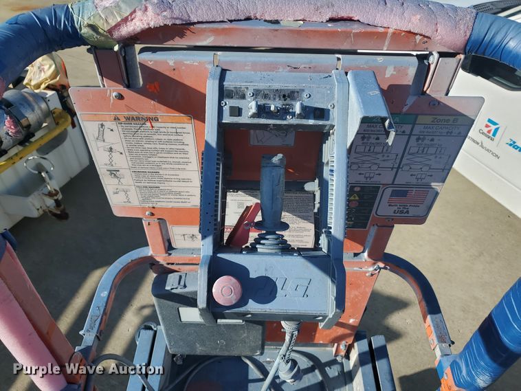 image for item GU9976 2007 JLG 2630ES  scissor lift