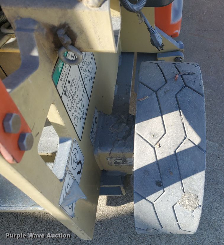 image for item GU9976 2007 JLG 2630ES  scissor lift