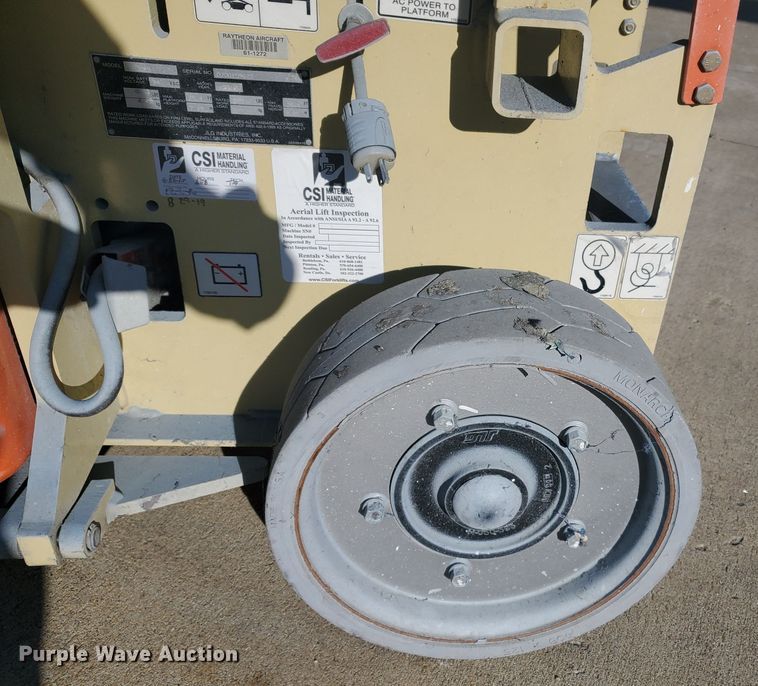 image for item GU9976 2007 JLG 2630ES  scissor lift