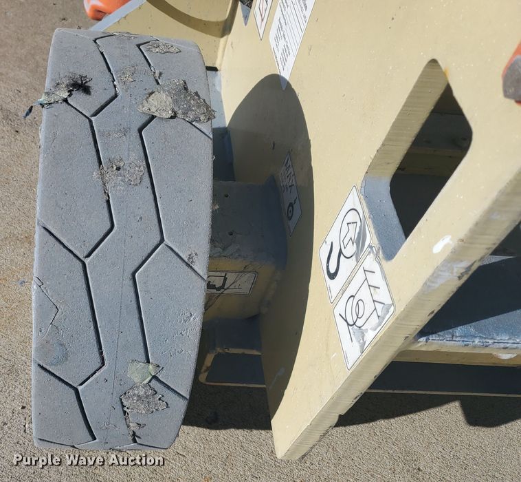 image for item GU9976 2007 JLG 2630ES  scissor lift