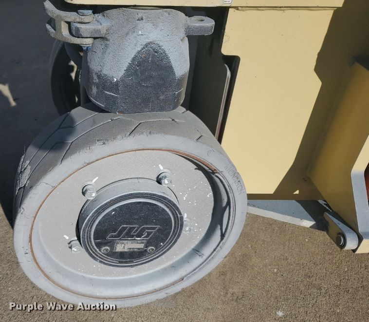 image for item GU9976 2007 JLG 2630ES  scissor lift