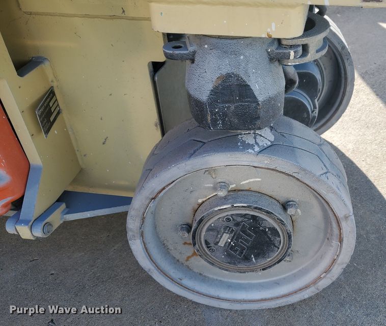 image for item GU9976 2007 JLG 2630ES  scissor lift