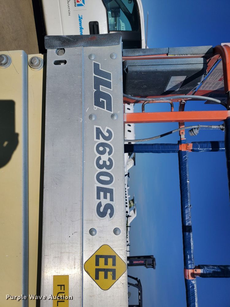 image for item GU9976 2007 JLG 2630ES  scissor lift