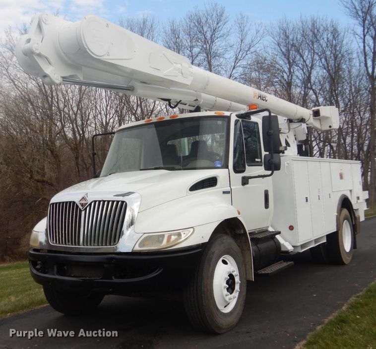 image for item GW9784 2008 International 4300 bucket truck