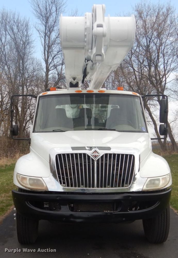 image for item GW9784 2008 International 4300 bucket truck