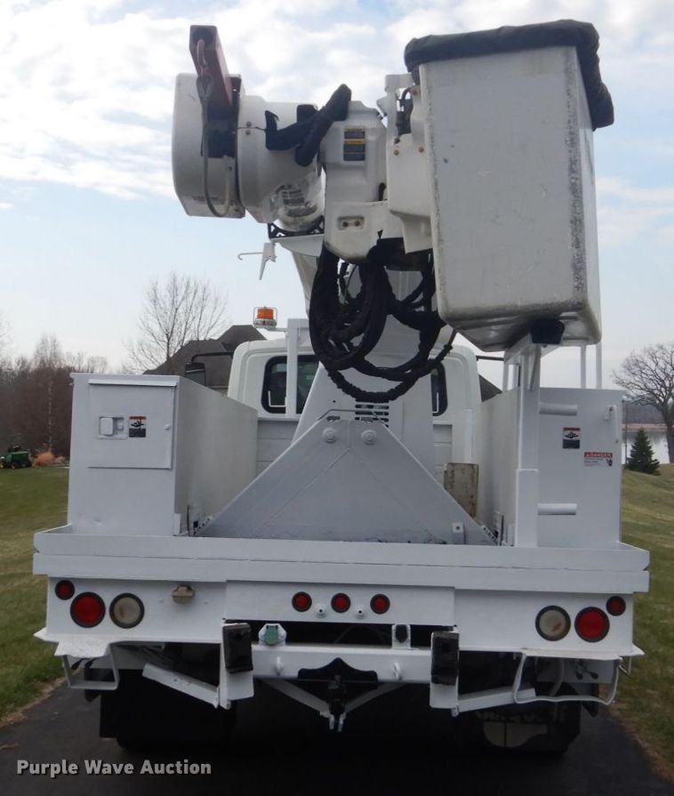 image for item GW9784 2008 International 4300 bucket truck