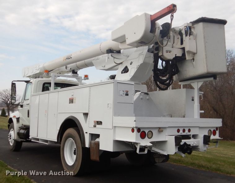 image for item GW9784 2008 International 4300 bucket truck