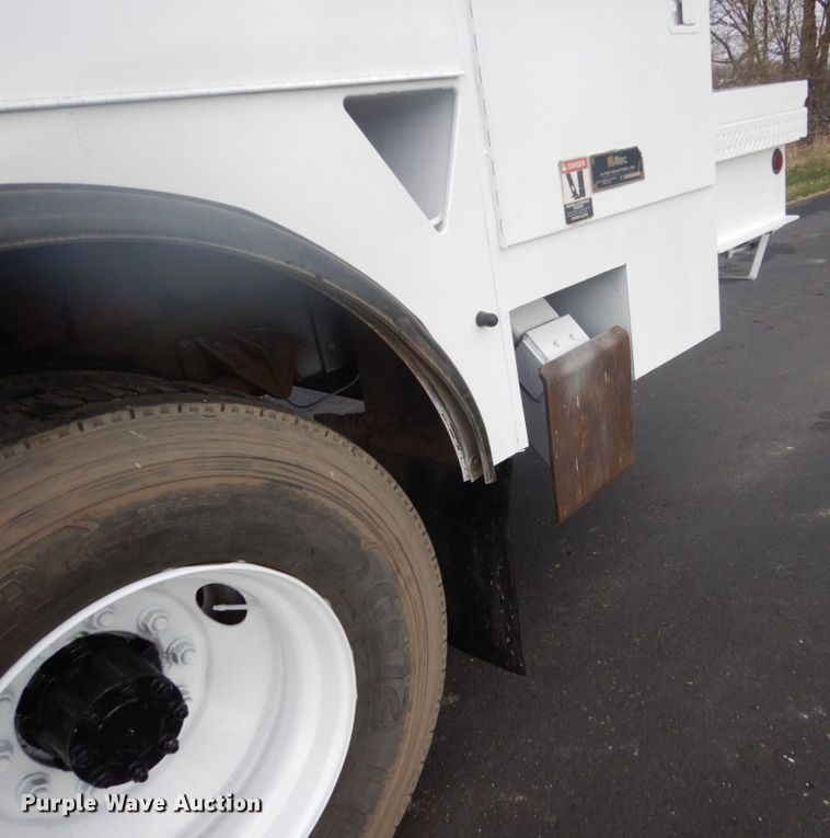 image for item GW9784 2008 International 4300 bucket truck